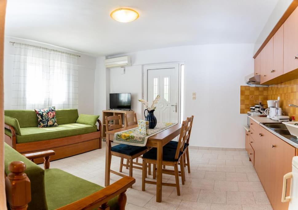 Central Little Home Kalambaka Extérieur photo